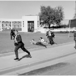 Dealey Plaza negli istanti successivi all’attentato