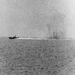 L'imbarcazione vietnamita responsabile dell'attacco, fotografata dalla USS Maddox