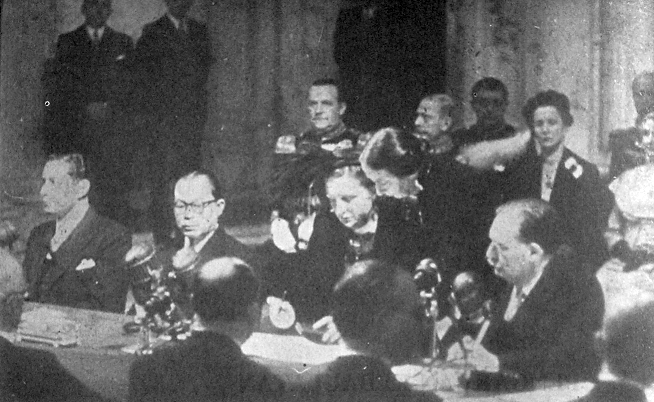 Firma del trattato che nel 1949 sancì la sovranità indonesiana