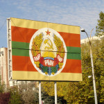 La bandiera e il simbolo della Transnistria