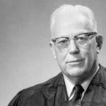 Il presidente della corte suprema Earl Warren