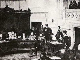 Udienza in un tribunale speciale durante il fascismo