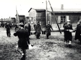 Soldati italiani in un lager tedesco
