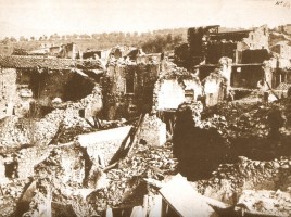 Le rovine di Pertosa in una fotografia di Alphonse Bernoud