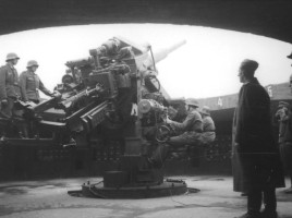 Reichsgebiet.- Flak-Turm mit schwerer Flak