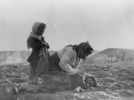 dead_armenian_girl_in_aleppo_desert